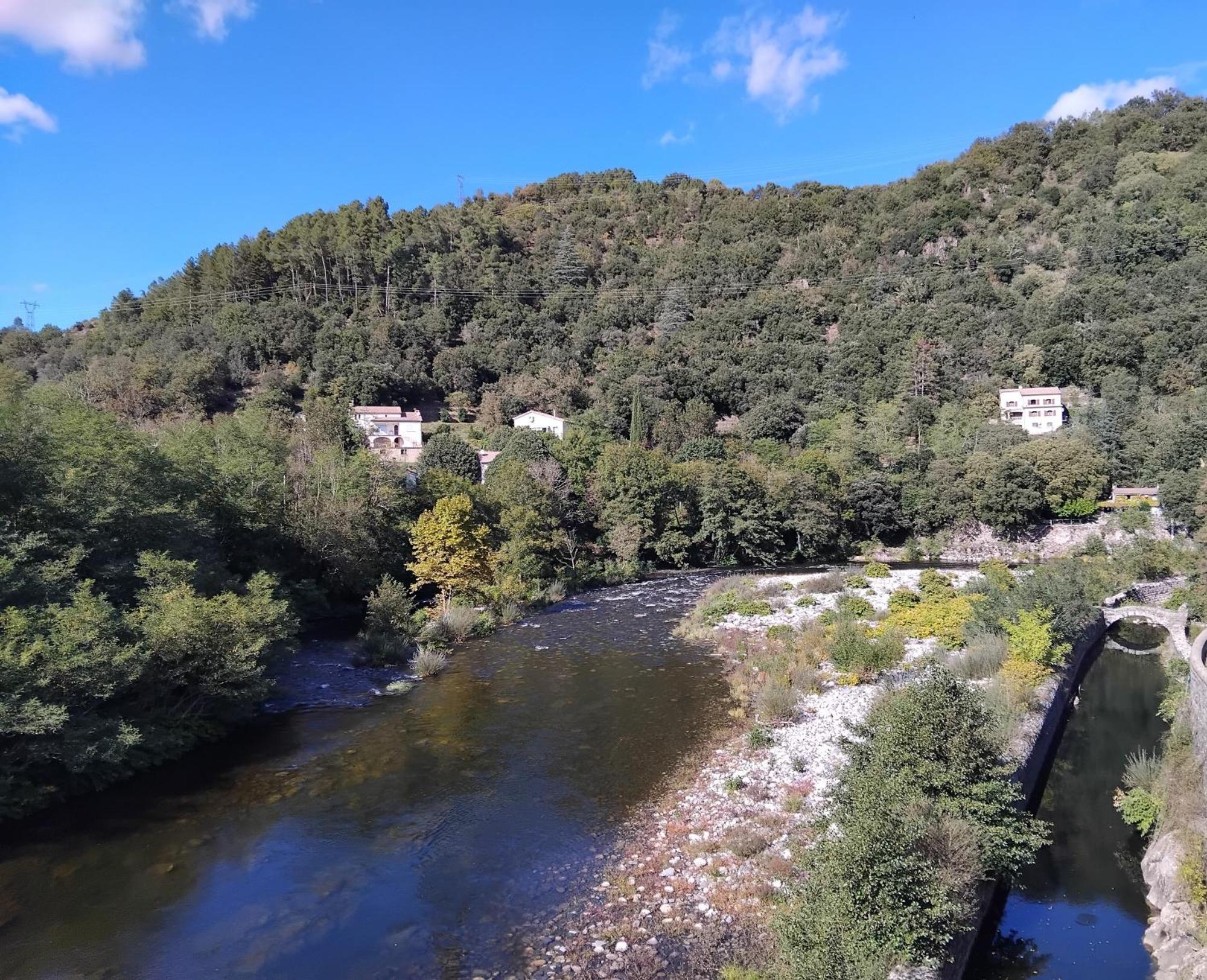 Hotel La Gravenne Thueyts エクステリア 写真