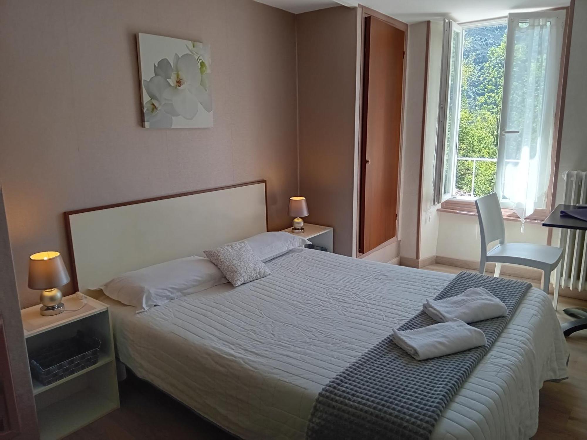 Hotel La Gravenne Thueyts エクステリア 写真