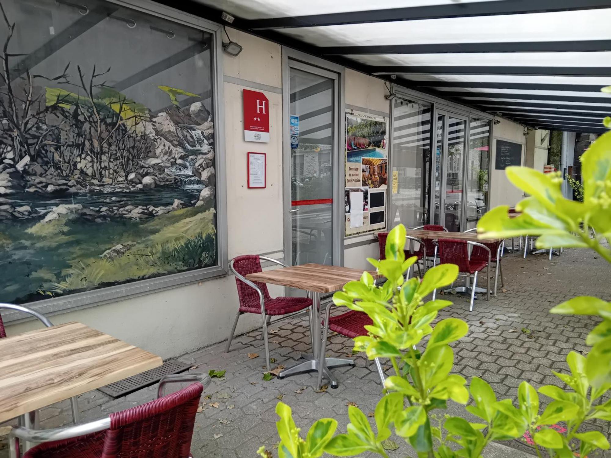 Hotel La Gravenne Thueyts エクステリア 写真