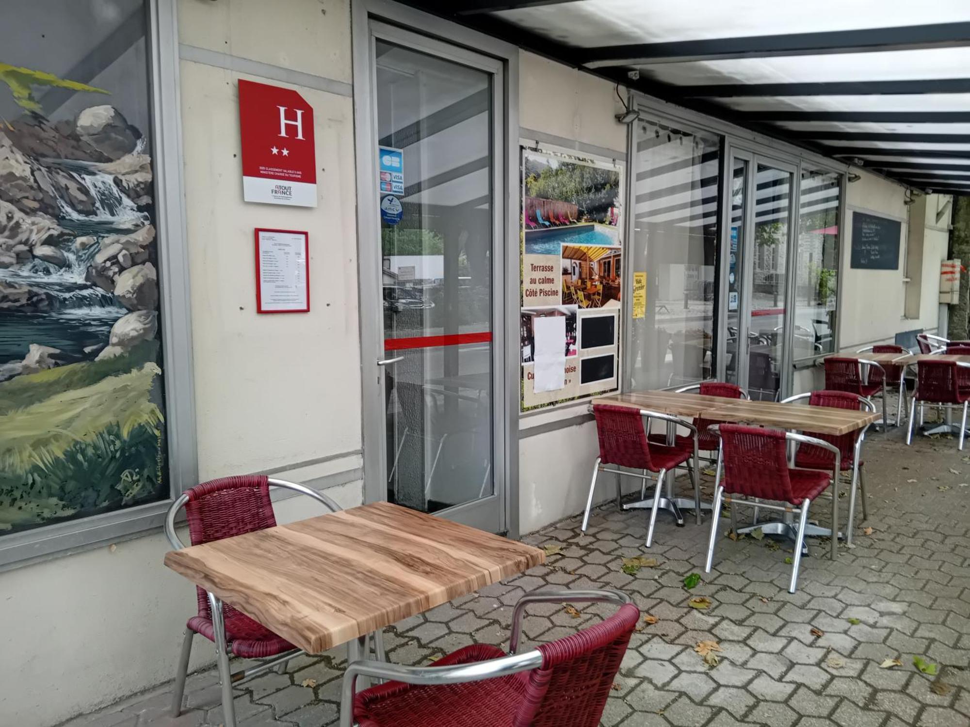 Hotel La Gravenne Thueyts エクステリア 写真